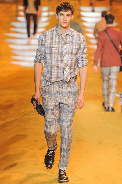 Look 35